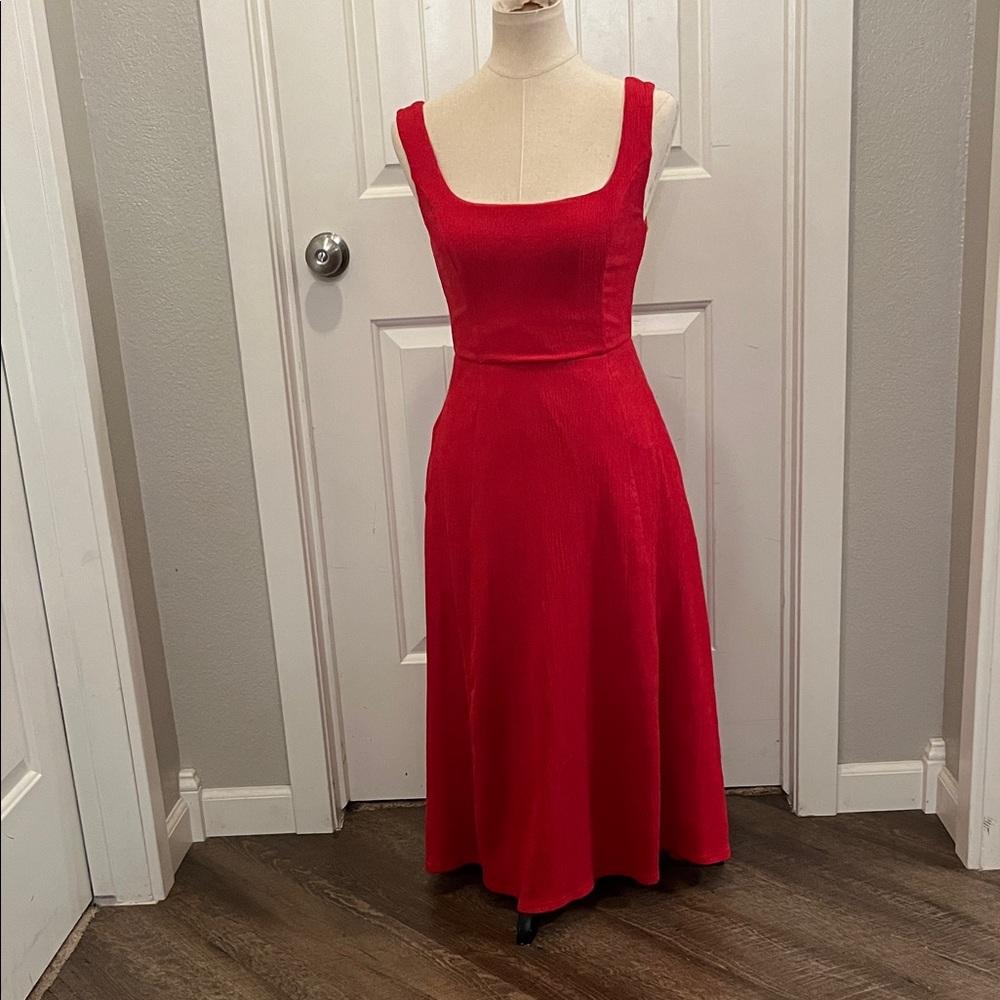 Chic Red Sleeveless Midi Dress